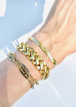 Load image into Gallery viewer, 14k Gold Chevronk Bracelet (6.75&quot;)
